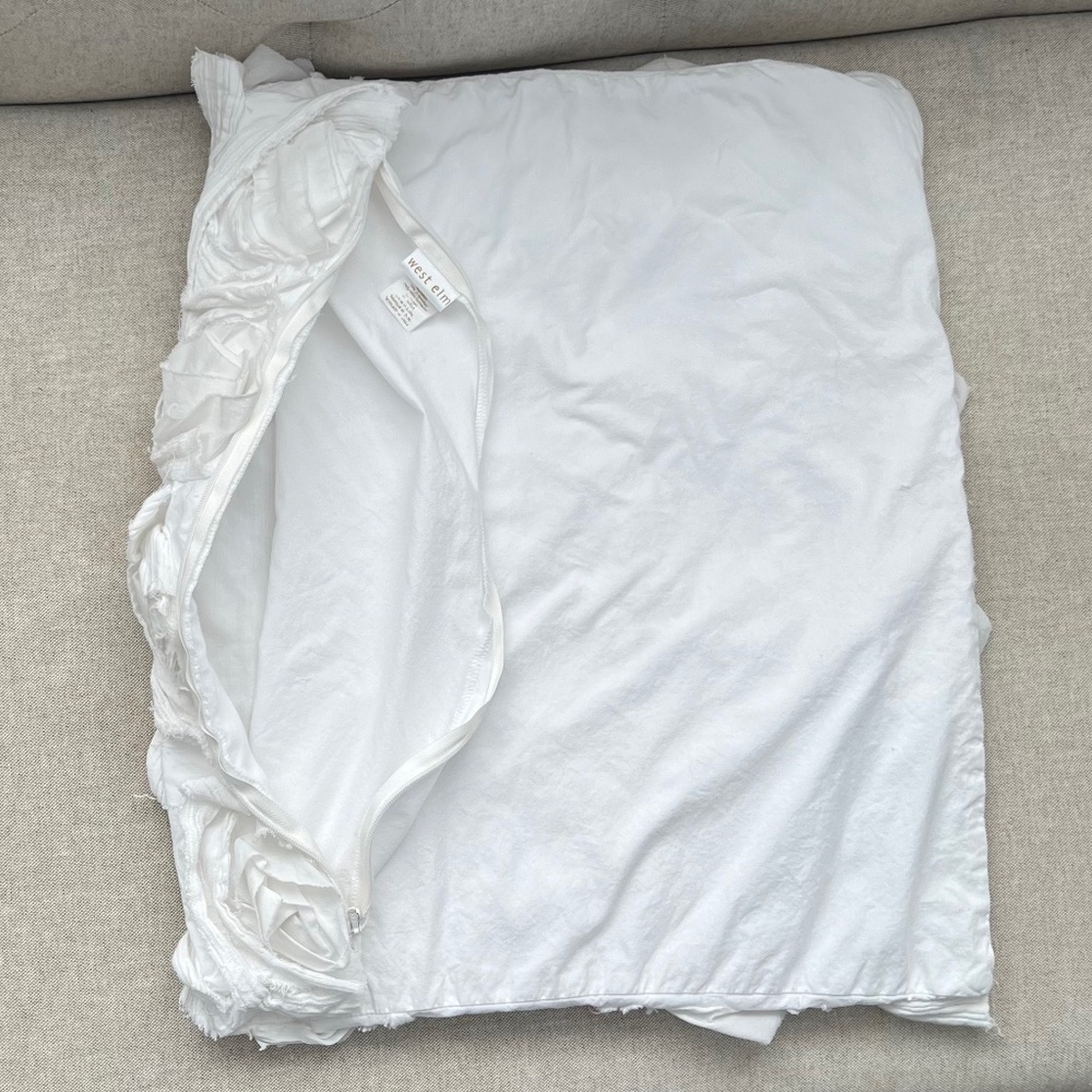 West Elm White Flower 20 x 20 Pillow Cover - Pillow 1 of 2 - Picture 4 of 10